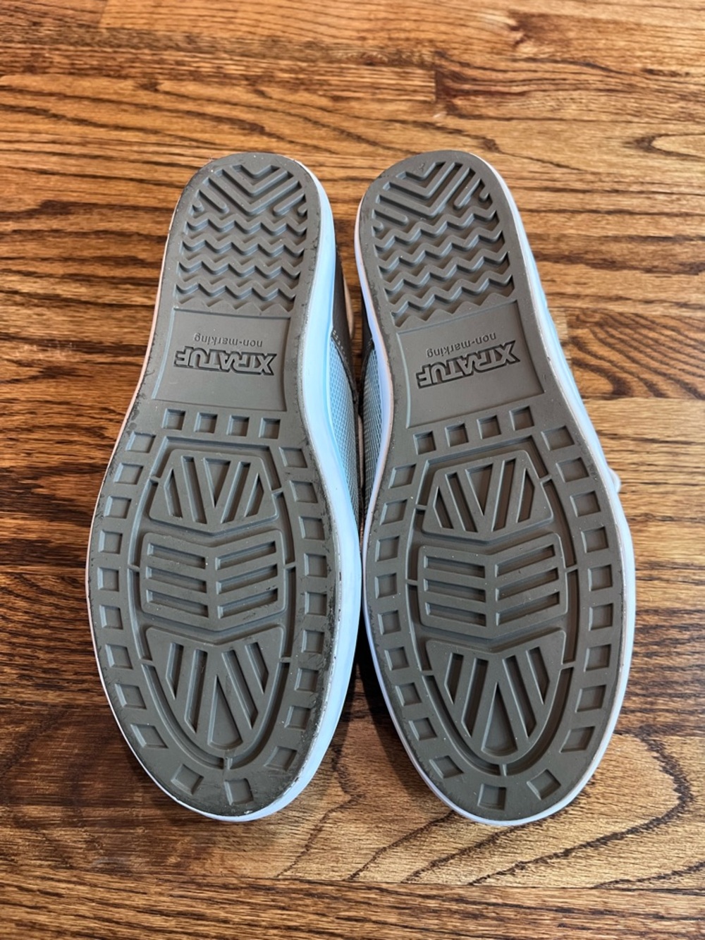 Women’s Xtratuf Light Gray and Blue Boat Shoes with White Laces Size 10 - Picture 6 of 8